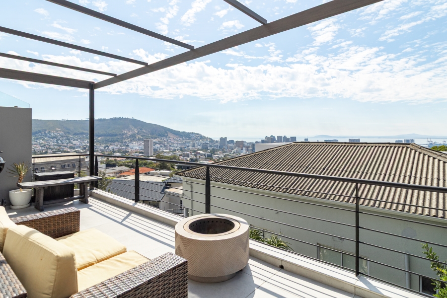 To Let 3 Bedroom Property for Rent in Vredehoek Western Cape